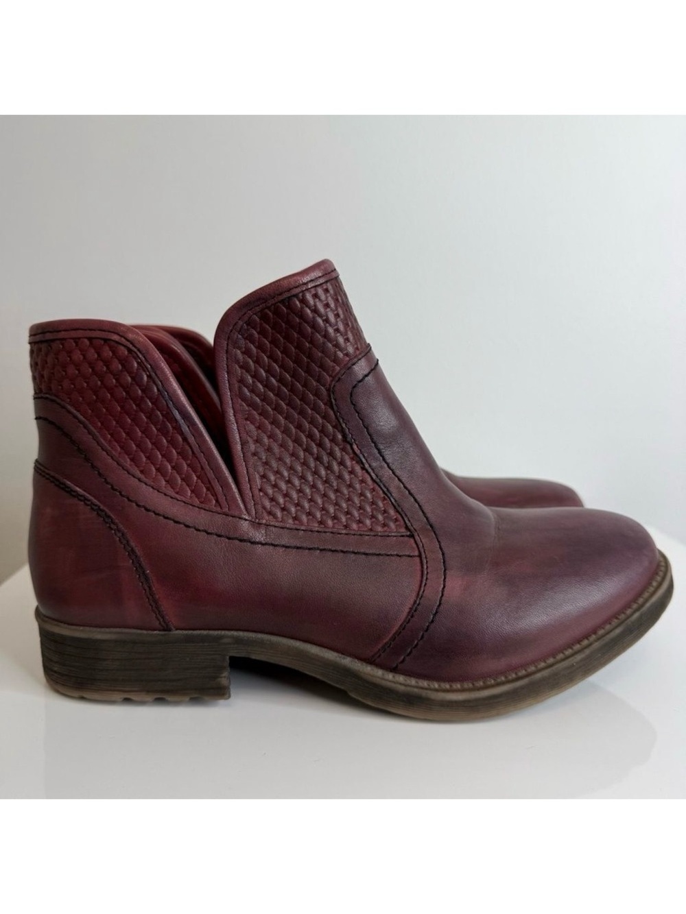 Roan Bed Stu Gossip Burgundy Leather Ankle Boot Bootie Women’s 7.5 Pull On